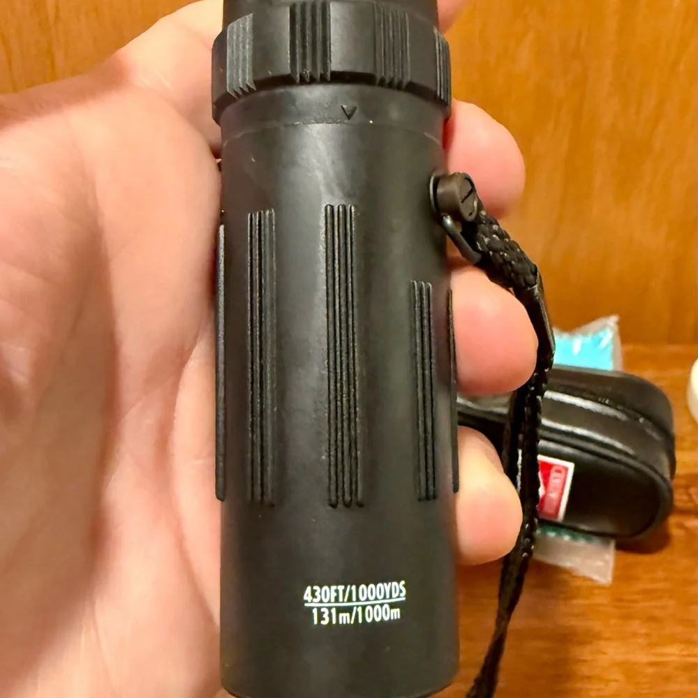Vintage Marlboro Unlimited Vivitar PV Series 8x21 Monocular Scope Original Case